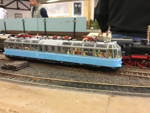 F7E2BF44-CEF9-444F-B084-A73E18740DE9.jpeg (771.87 KiB) 1476 mal betrachtet H0. der gläserne Zug