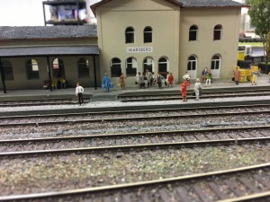 511C0ABD-4174-4093-AE0F-2423A91BE2A7.jpeg (801.7 KiB) 1476 mal betrachtet H0, Bahnhof Marsberg