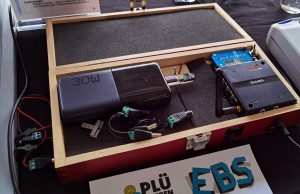 Meine Stammtisch-Box versorgt Winzlingen: USB-C Powerbank, 12V getriggert per "Power Delivery" Board.<br /><br />Modifizierte "GleisBIX": jetzt mit Platinenrechner (zapft CAN-Bus an) und WLAN-AP (inkl. "hübscher" Stabantenne :-) ). Hierfür ein dickes "Danke schön" an Dennis und Harald sowie den Entwickler des "SRSE II": Gerhard B.