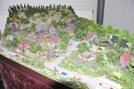 Links fing es mit einem Berg und ein paar Häusern an ...