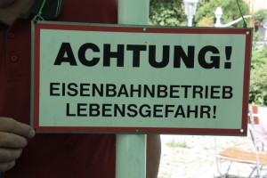Vorbildliche Absicherung des Stammtischbereich im Biergarten!
