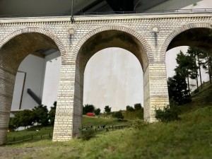 Das Viadukt von Altenbeken zum dritten Mal (Modellbundesbahn).