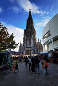 Höggschdr Kirchturm von dr Welt