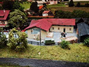 IMG_20231104_115429.jpg (1.1 MiB) 1074 mal betrachtet Beim Zimmermann wird die Fasade renoviert - der Lehrling erhält eine Lektion.