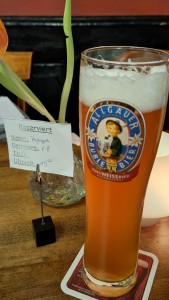 Das Bier schmeckt lecker