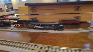 Roter Blitz mit Shorty-Antrieb. Ebenfalls von Dieter Prohaska.Ist bei mir heute fahrbereit gemacht worden. Es fehlt wie immer die Lackierung :-) Derzeit noch analog und ein geeigneter Pantograph muss her.