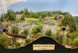 Trainini Ausstellung 2025 - Schaukasten Kapel in den Bos 2.0.jpg