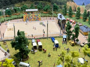 Trainini Ausstellung 2025 - Tischmodul Fried-Oase Hermsdorf.jpg