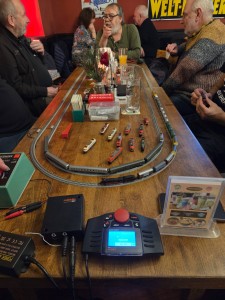 Unser Tisch in unserem Lokal