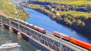 Zwei Schwergewichte treffen sich der Brückenmitte