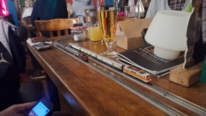 Wendezug Elefantenrennen - außen analog, innen digital