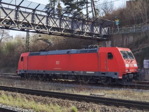 Geislingen an der Steige, Schublok der BR 185 rangiert, um danach in Gegenrichtung nach Geislingen West zu fahren.