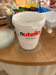 Ein ganzer Eimer Nutella!