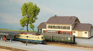 Zugszene im Bahnhof Himmelreich