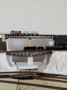 Mit dabei: Brückenmodell Angelroda von Object Finescale. Im Vordergrund der Märklin Fischbauch...